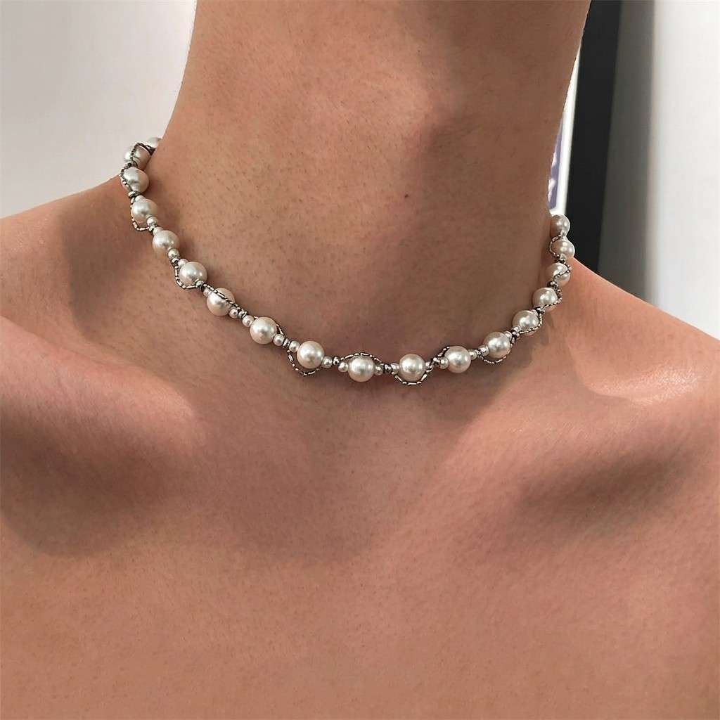 Pearl Beaded Winding Chain Necklace