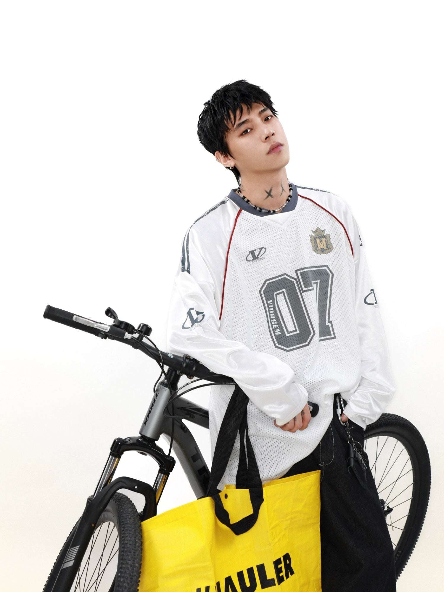 Retro V-Neck Mesh Jersey Pullover