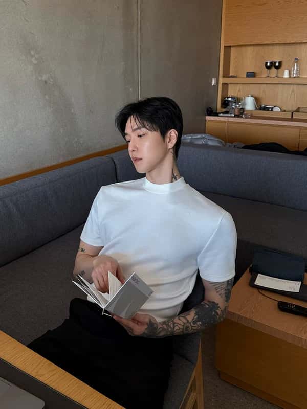 High-Neck Slim Fit Short-Sleeve T-Shirt