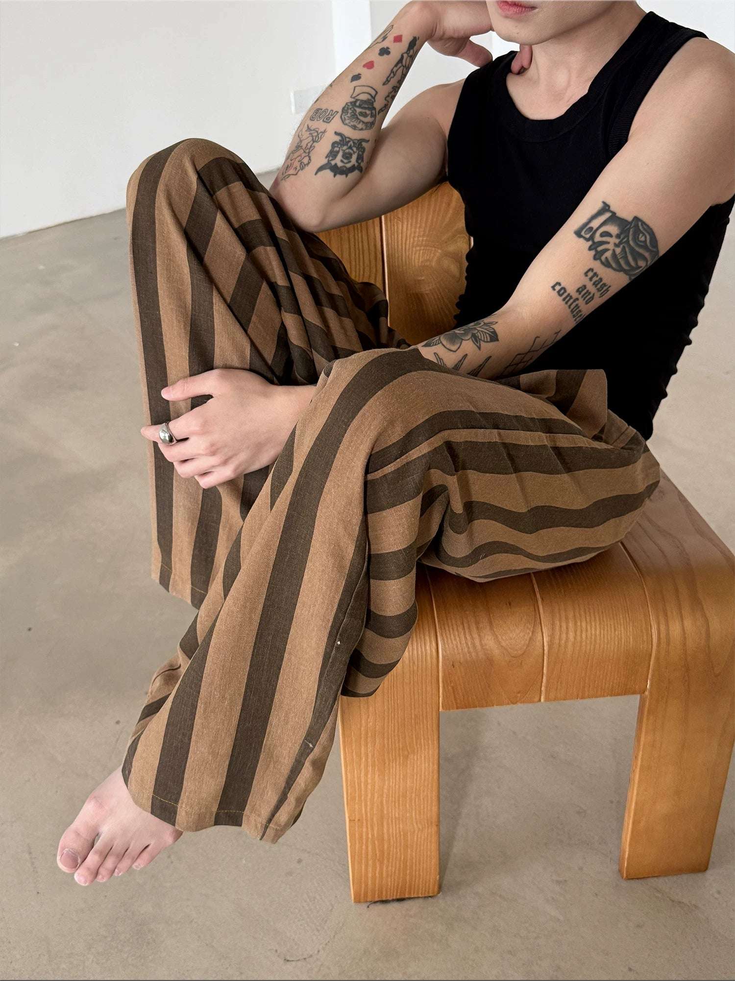 Pantaloni casual wide-leg rilassati a righe